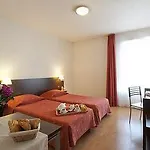 מלון דירות Adagio Access Paris - Porte De Versailles ואנב