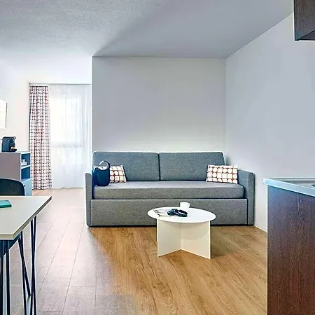 아다지오 액세스 파리 - 포르트 드 베르사유 3*